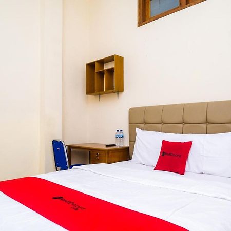 Reddoorz Syariah @ Griya Thamrin Manahan Solo ภายนอก รูปภาพ
