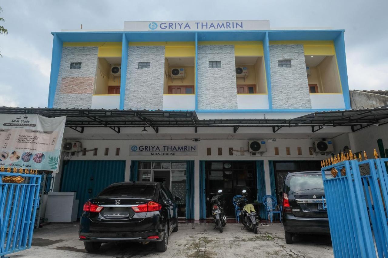 Reddoorz Syariah @ Griya Thamrin Manahan Solo ภายนอก รูปภาพ