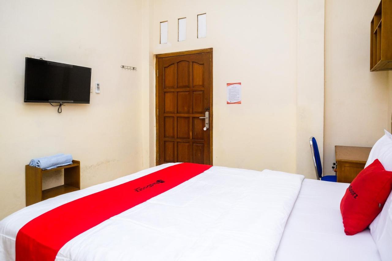 Reddoorz Syariah @ Griya Thamrin Manahan Solo ภายนอก รูปภาพ