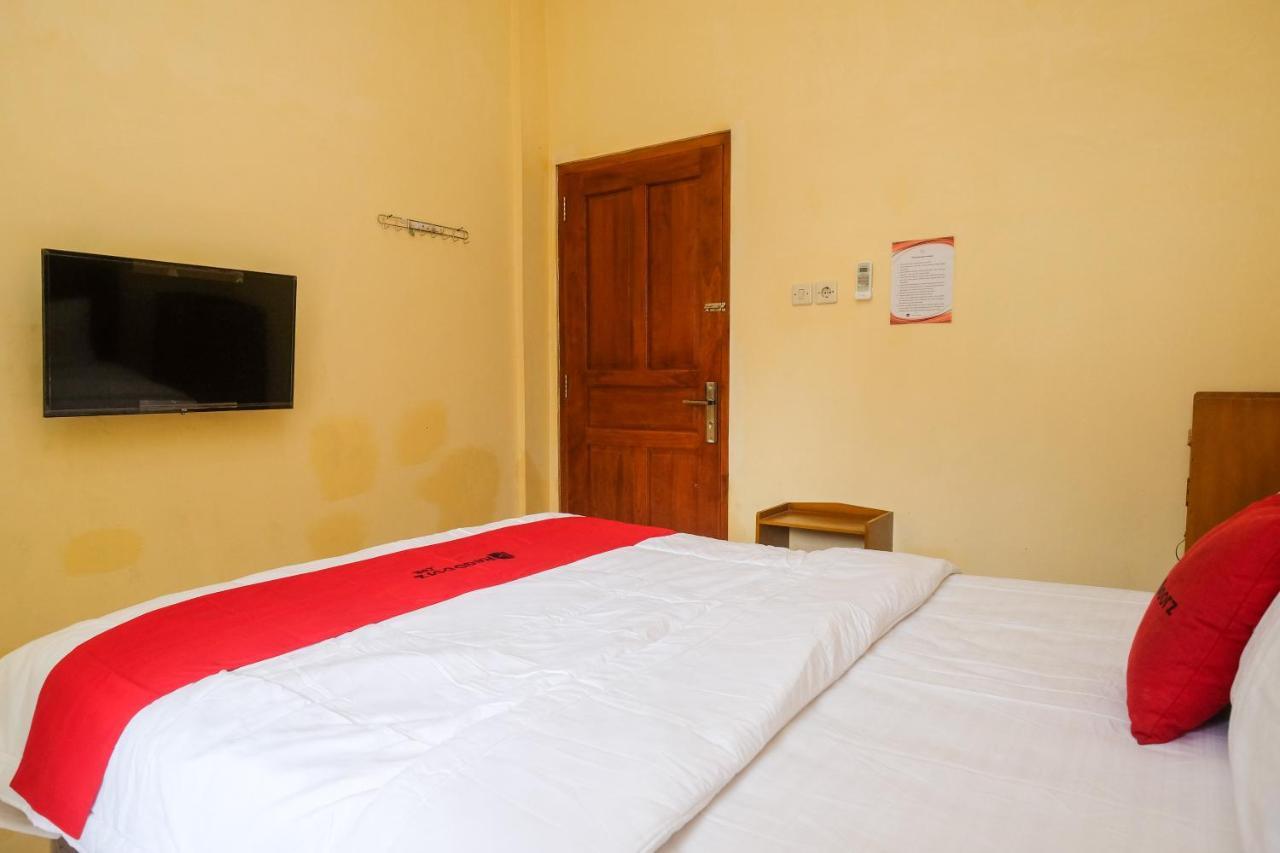 Reddoorz Syariah @ Griya Thamrin Manahan Solo ภายนอก รูปภาพ