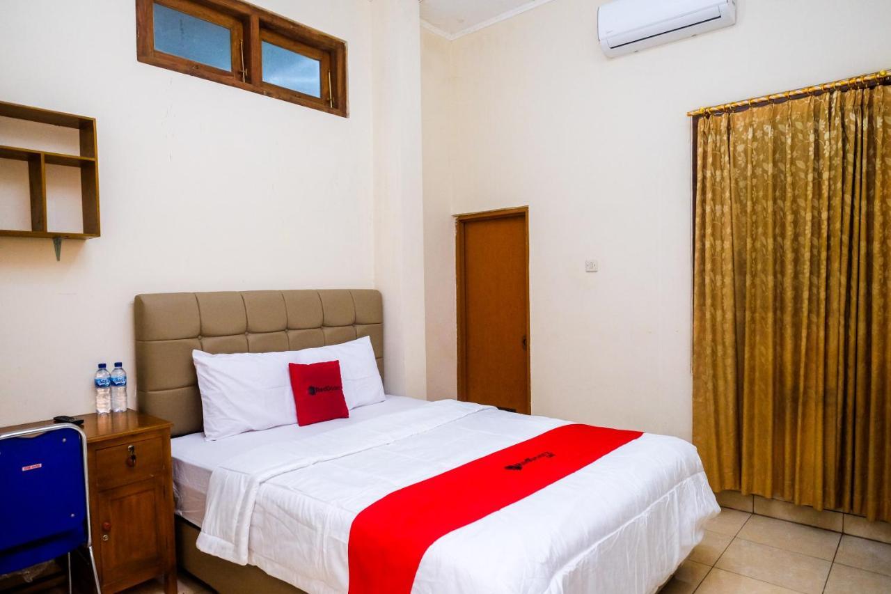 Reddoorz Syariah @ Griya Thamrin Manahan Solo ภายนอก รูปภาพ